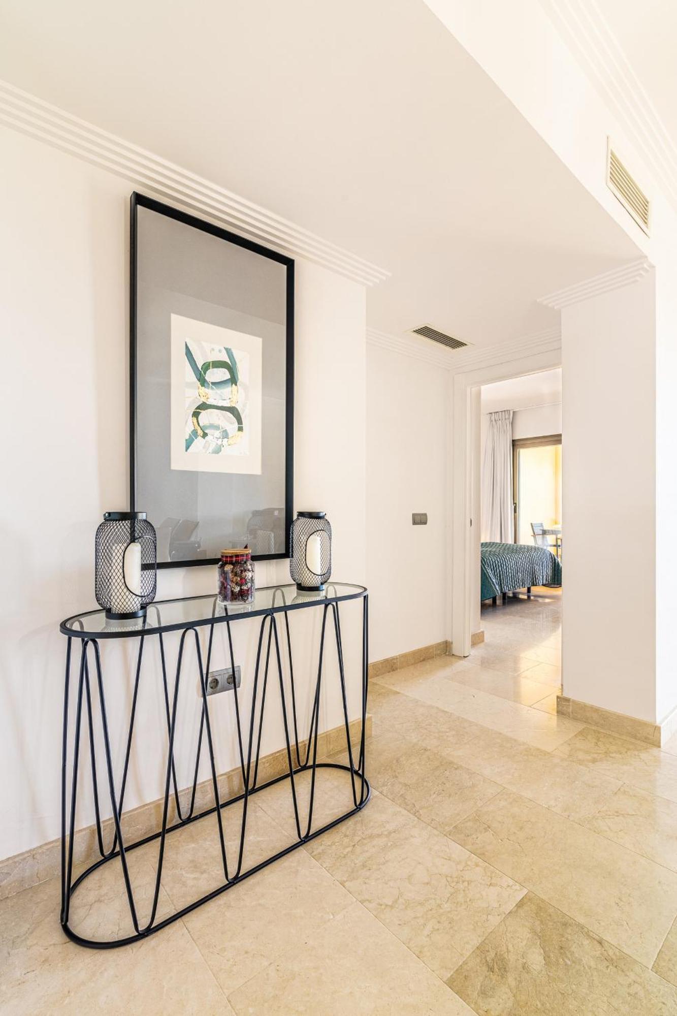 Cozy 2-bedroom In Hacienda De Cifuentes Lägenhet *