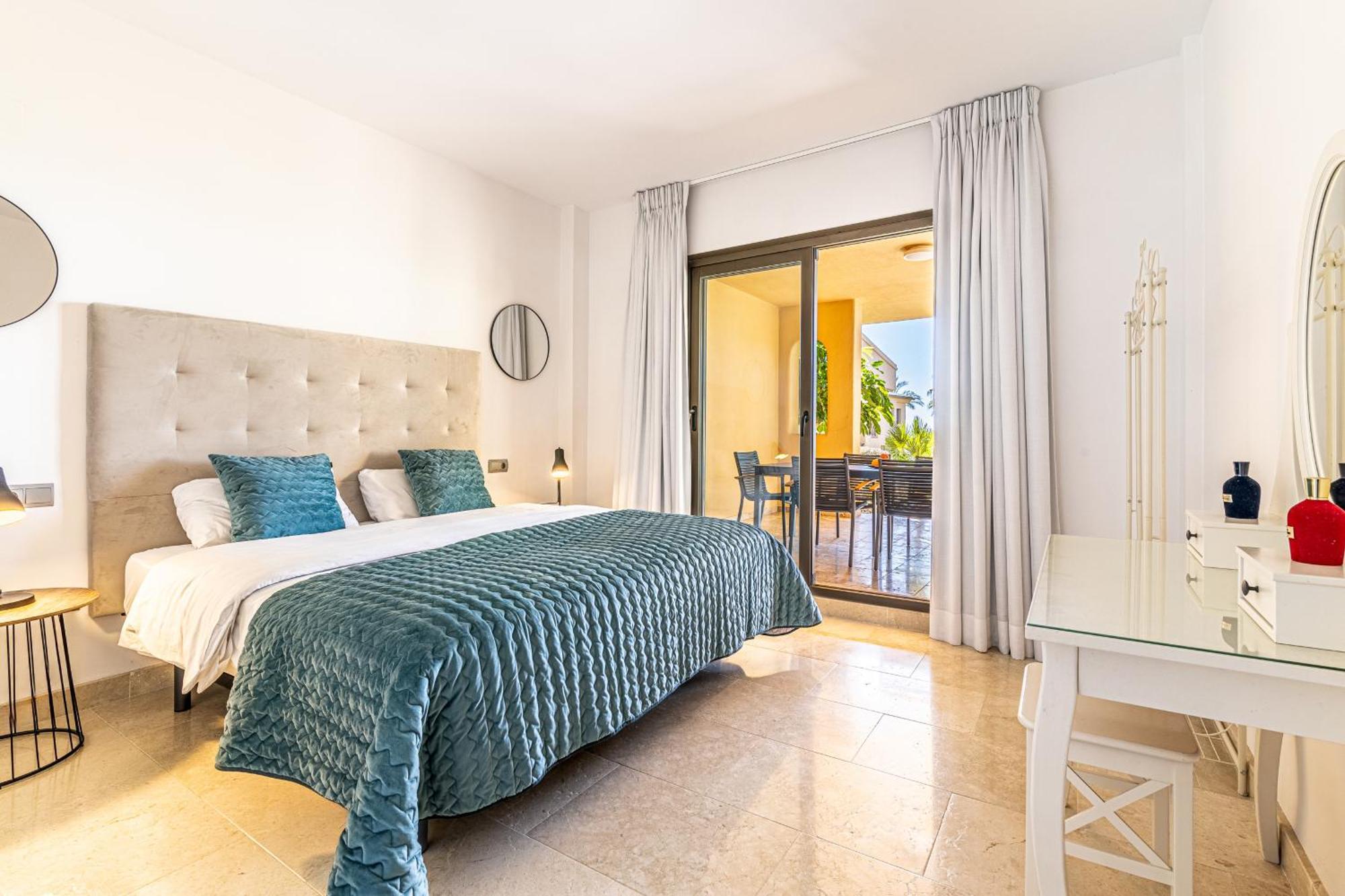 Cozy 2-bedroom In Hacienda De Cifuentes Appartement Estepona