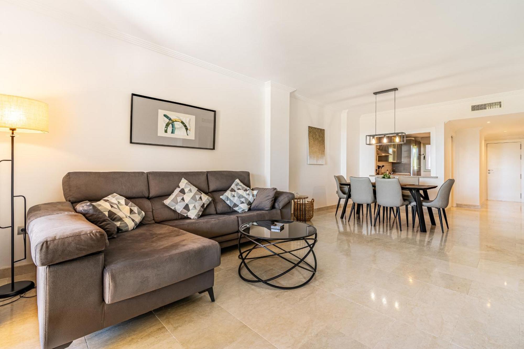 Cozy 2-bedroom In Hacienda De Cifuentes Lägenhet